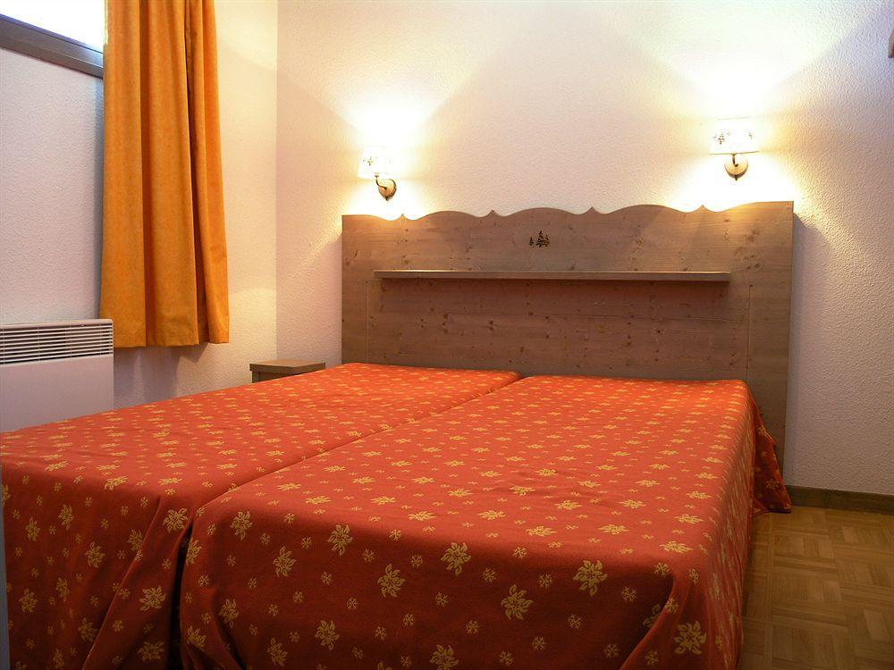 Ecrin Des Neiges Aparthotel Chamrousse Exteriör bild