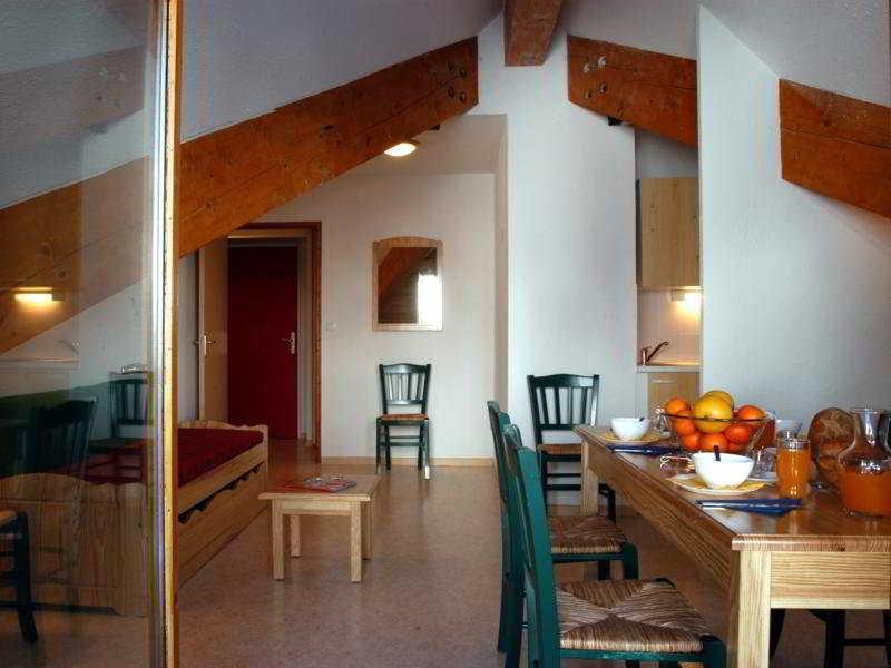 Ecrin Des Neiges Aparthotel Chamrousse Exteriör bild