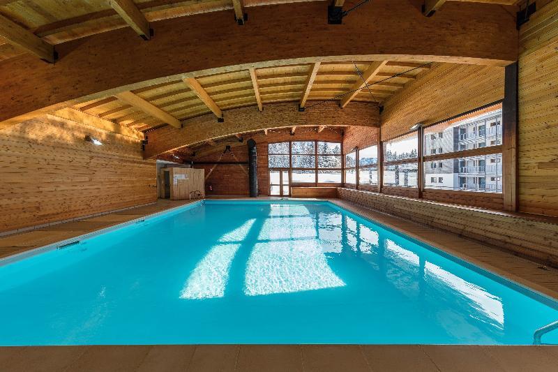 Ecrin Des Neiges Aparthotel Chamrousse Exteriör bild